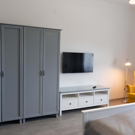 Kunfoglalas Apartmanhaz Kisujszallas Buitenkant foto