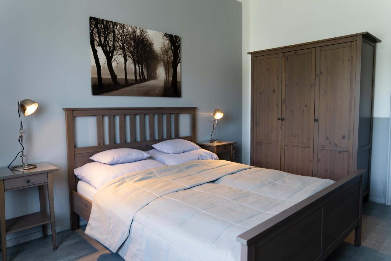Kunfoglalas Apartmanhaz Kisujszallas Buitenkant foto
