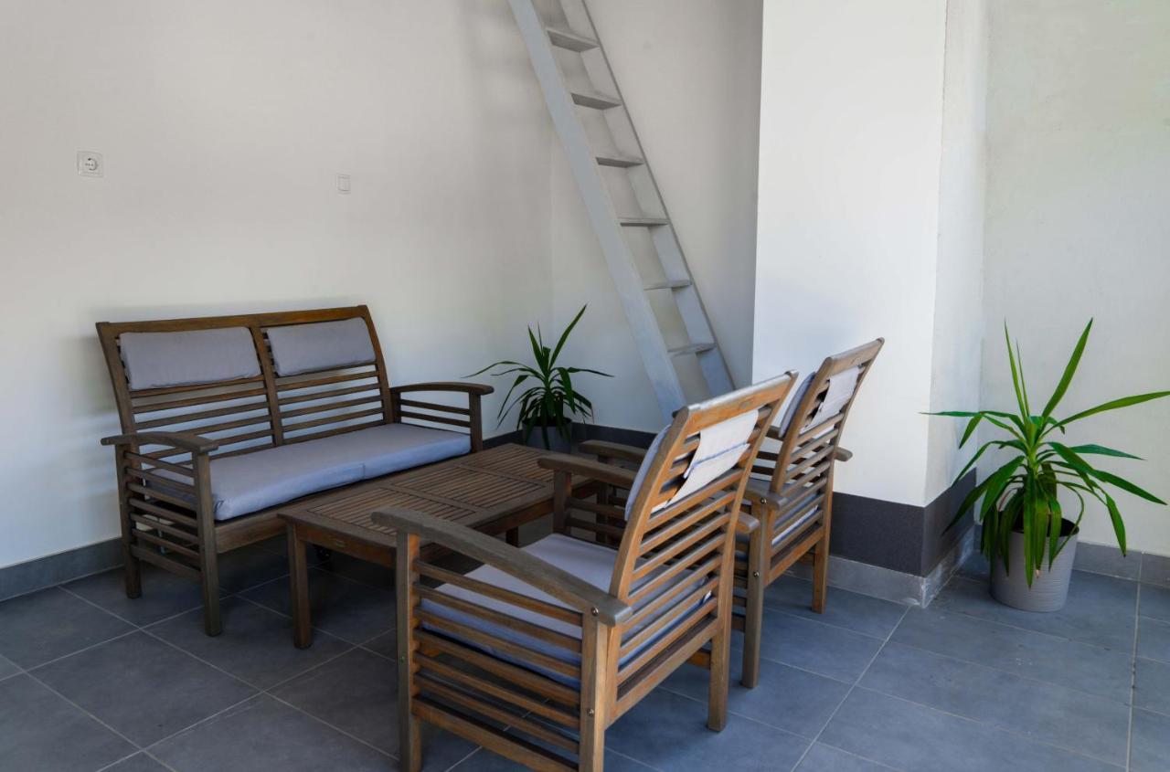 Kunfoglalas Apartmanhaz Kisujszallas Buitenkant foto