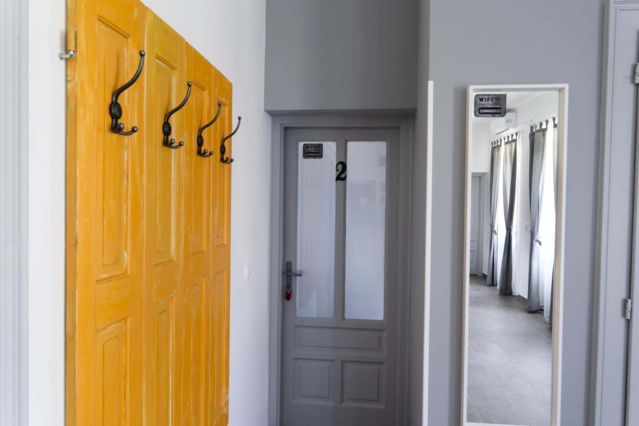 Kunfoglalas Apartmanhaz Kisujszallas Buitenkant foto